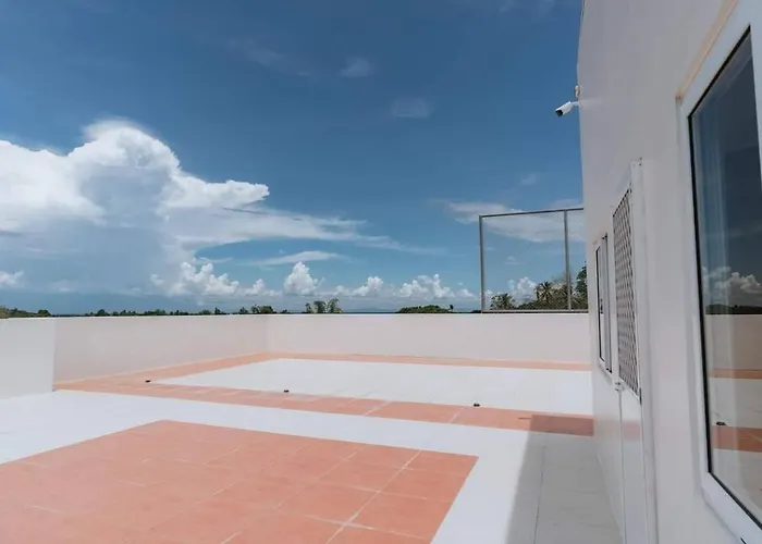 With Pool, Gym & Fast Wifi *