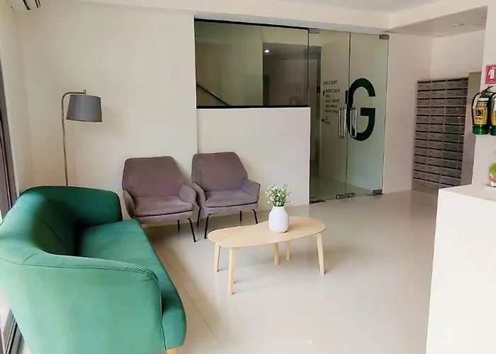 With Pool, Gym & Fast Wifi Minglanilla